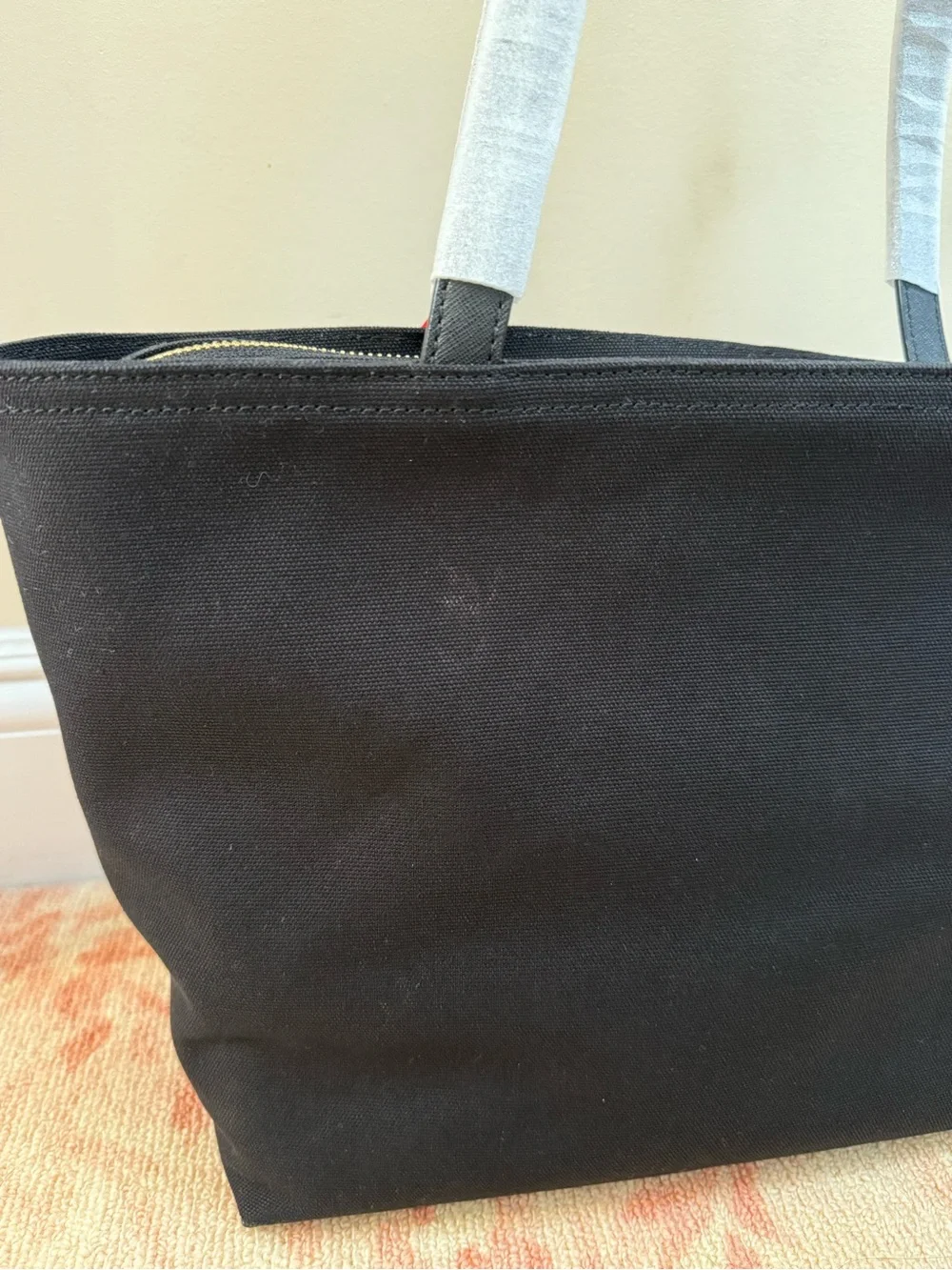 New with tags kate spade Minnie Mouse Black Tote with Red Bow